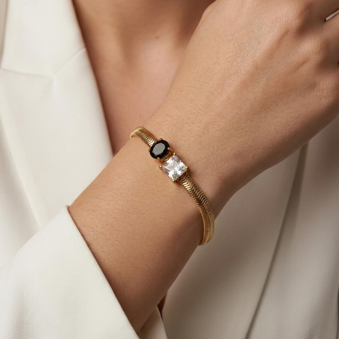 PULSEIRA PRETO PEQUENO OURO BANHADO