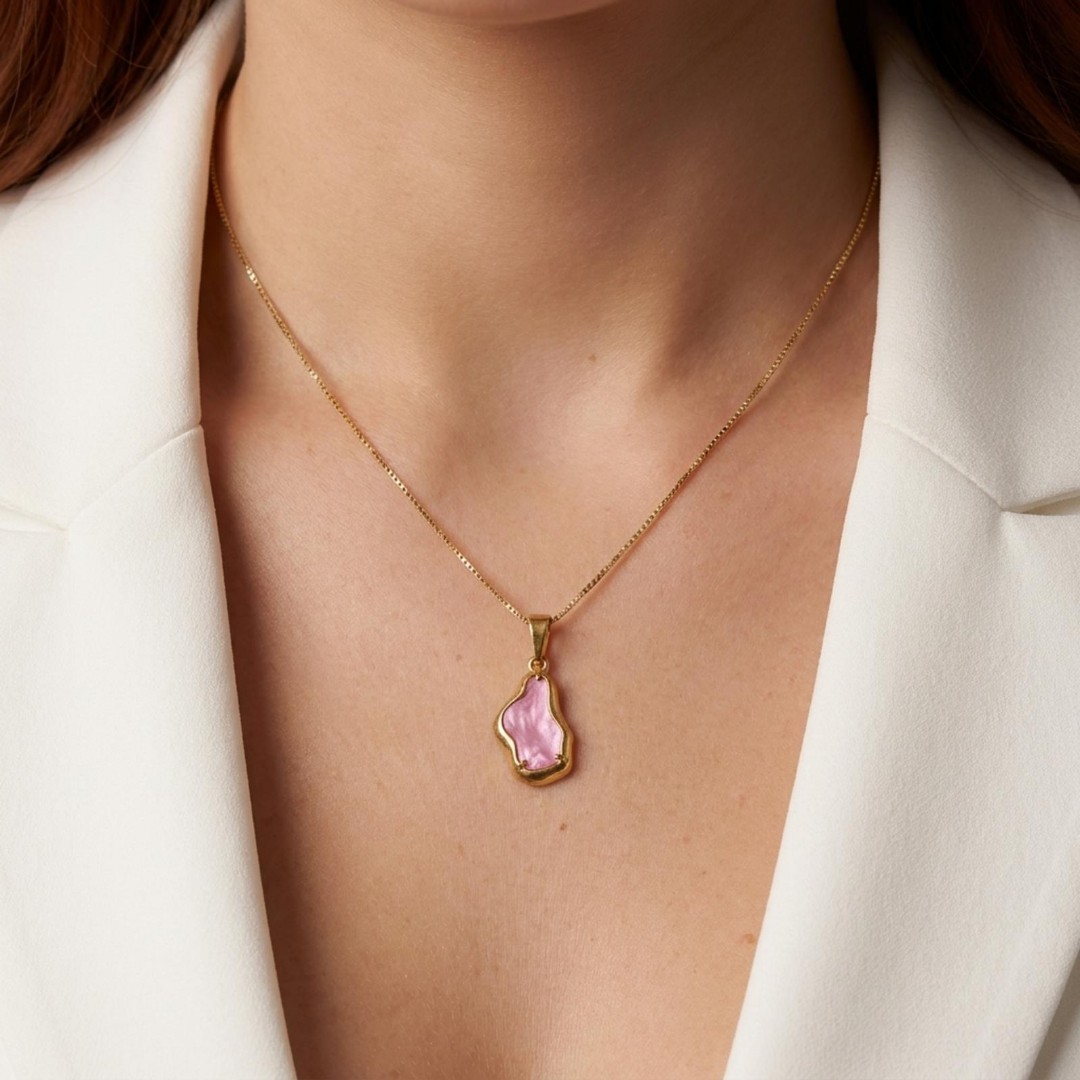 COLAR ROSA PEQUENO OURO BANHADO