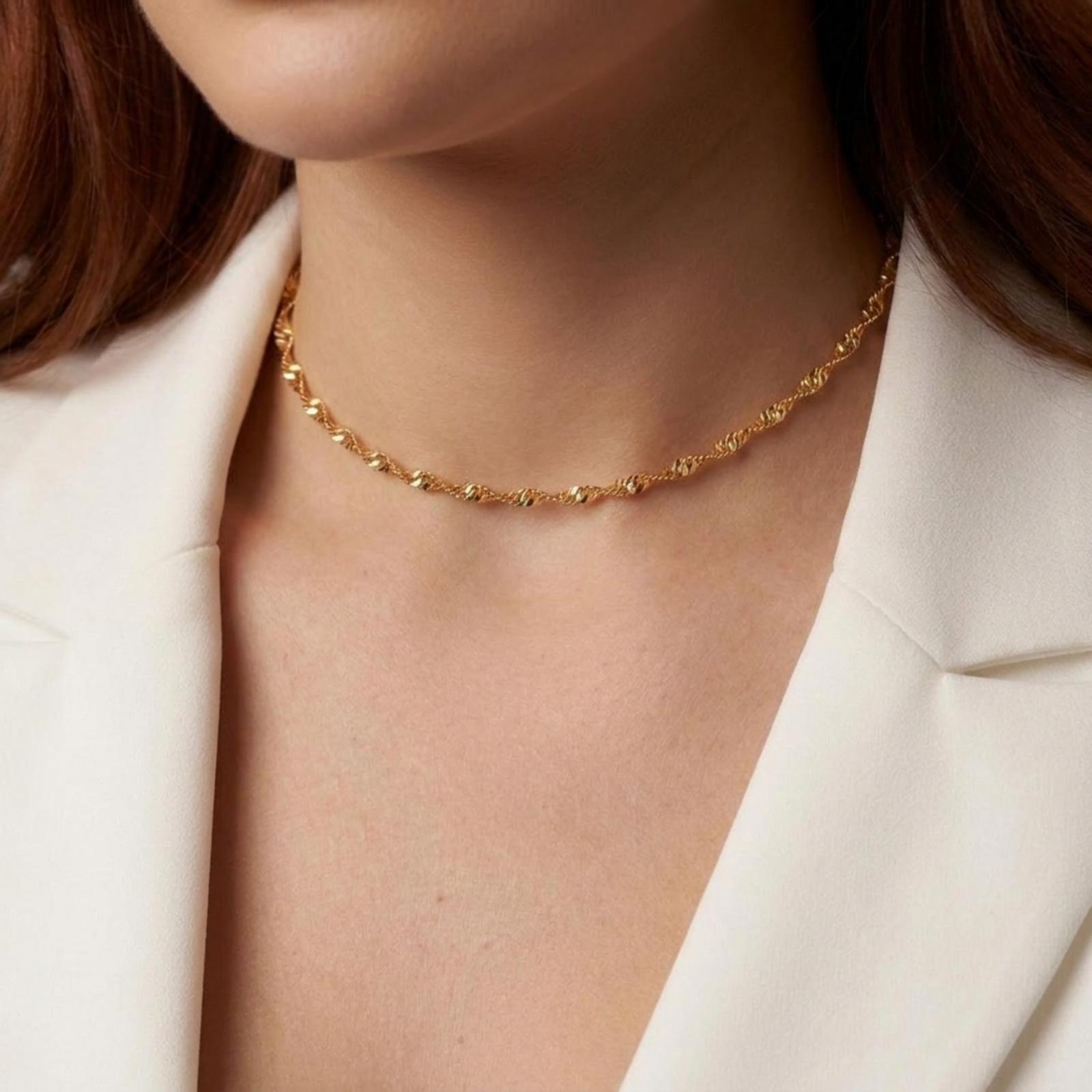 COLAR LIS CHOKER TEXTURIZADO PEQUENO OURO BANHADO